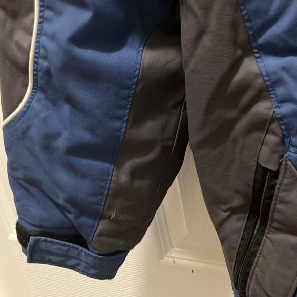 Columbia Sportswear Boy’s Winter Jacket. Youth 10-12 - Picture 4 of 8